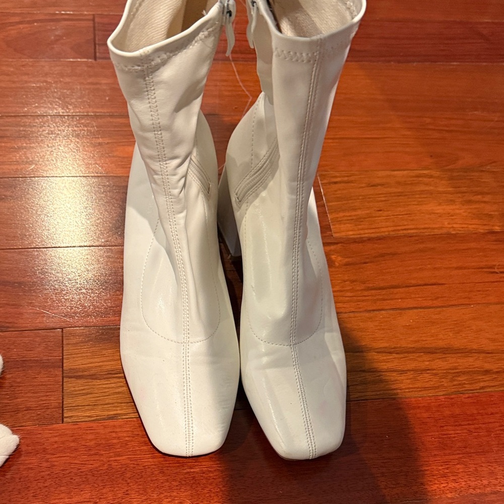White Heeled boots